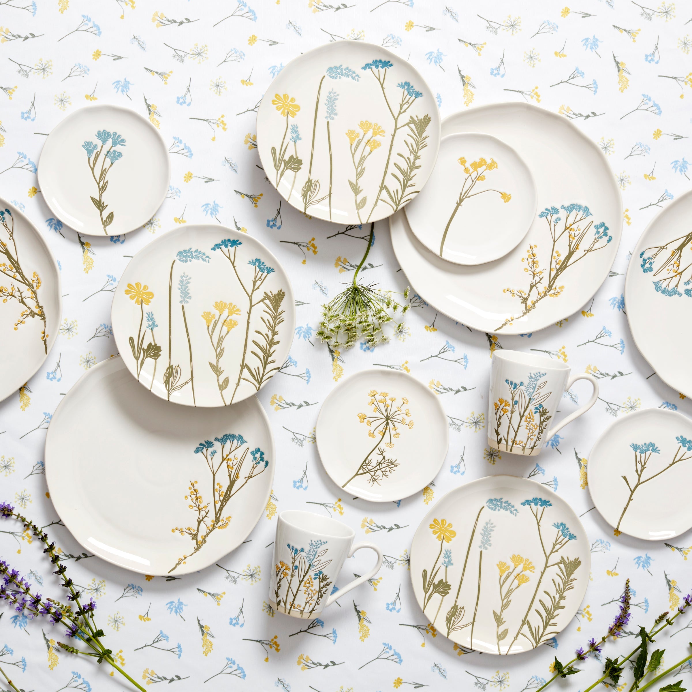 Floral Stoneware Dinnerware Set, 16-Piece - Image 2